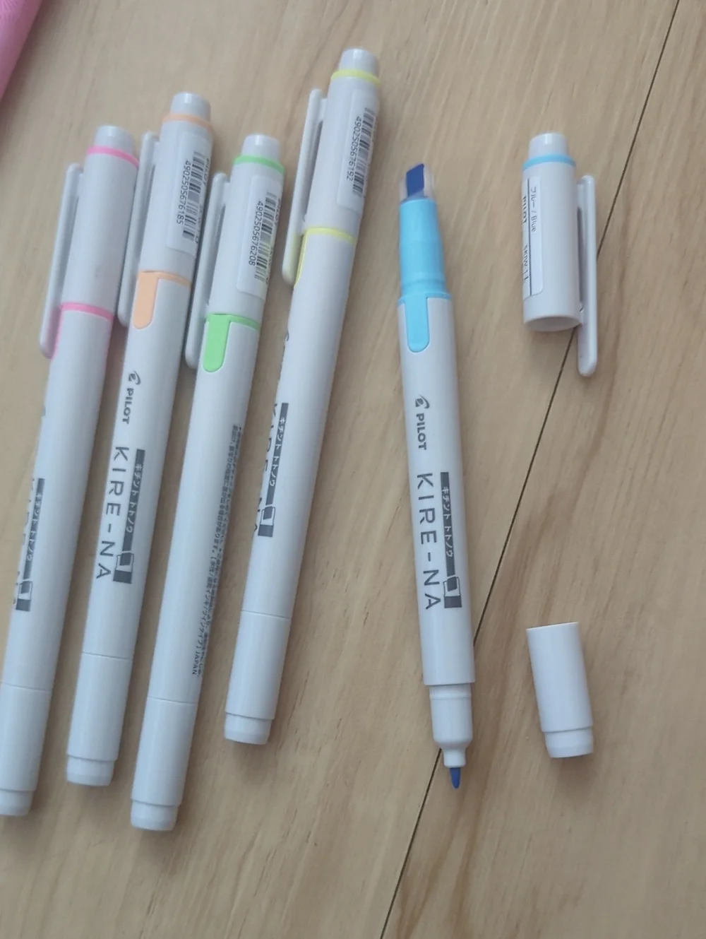 Mixed Lot Of 20 Writing Utensils